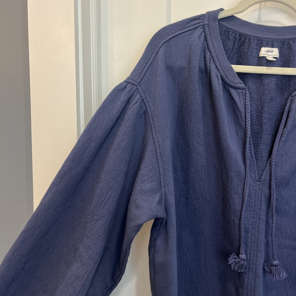 Aerie Textured Pullover Sweatshirt Women's Blue V-Neck Pom Pom Tassel‎ Sz Small - Picture 4 of 11